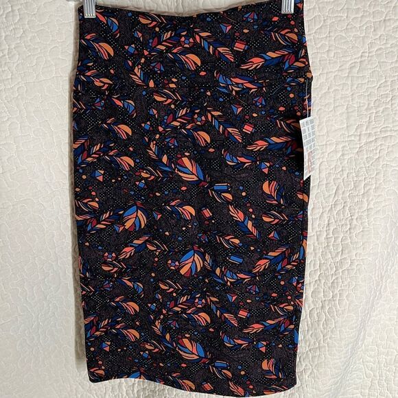 NWT LulaRoe Cassie Skirt - Picture 1 of 4